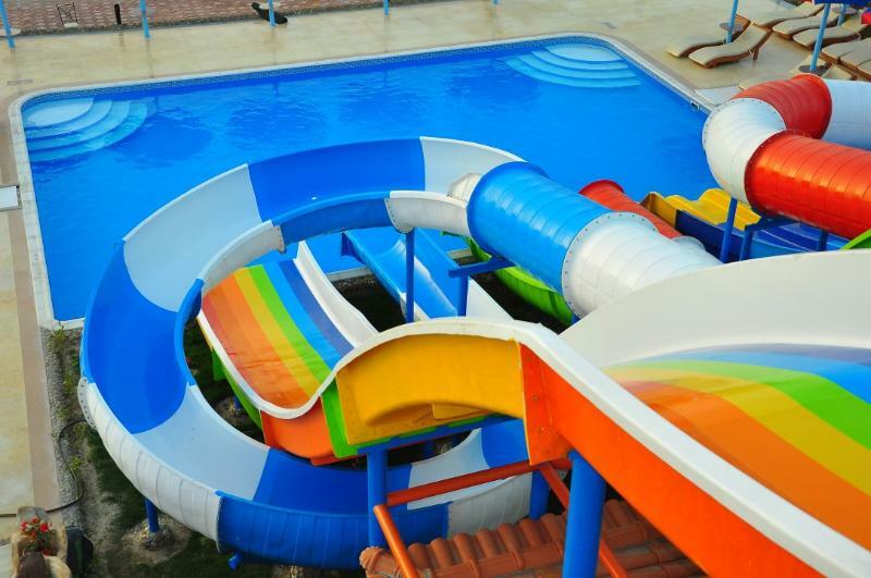 Hawaii Caesar Dreams And Aqua Park - Families And Couples 5*