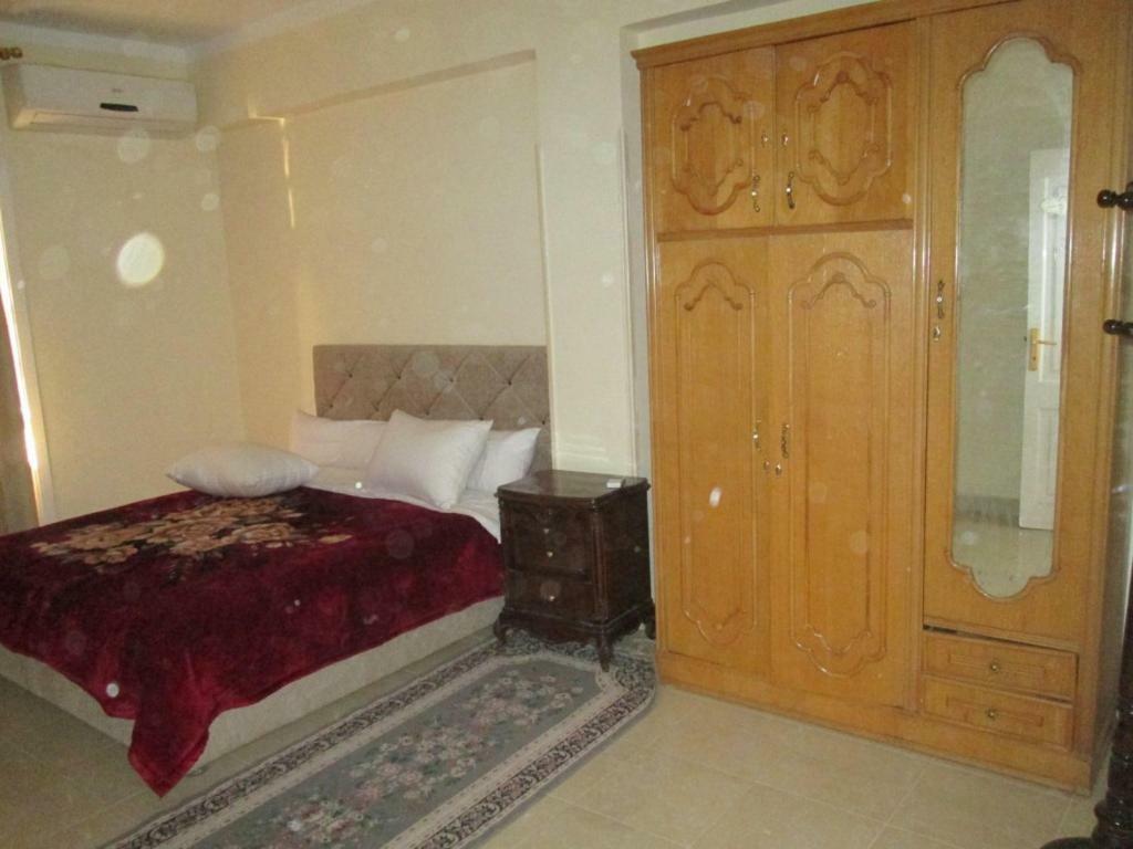 Villa With Pool Luxor