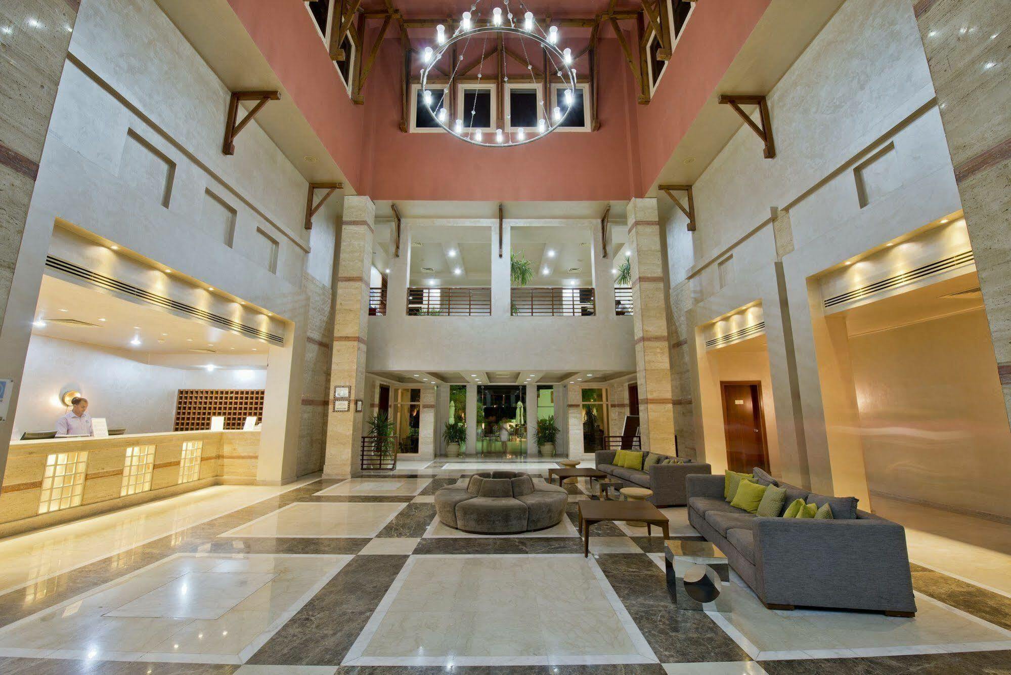 Amphoras Blu Resort 4*
