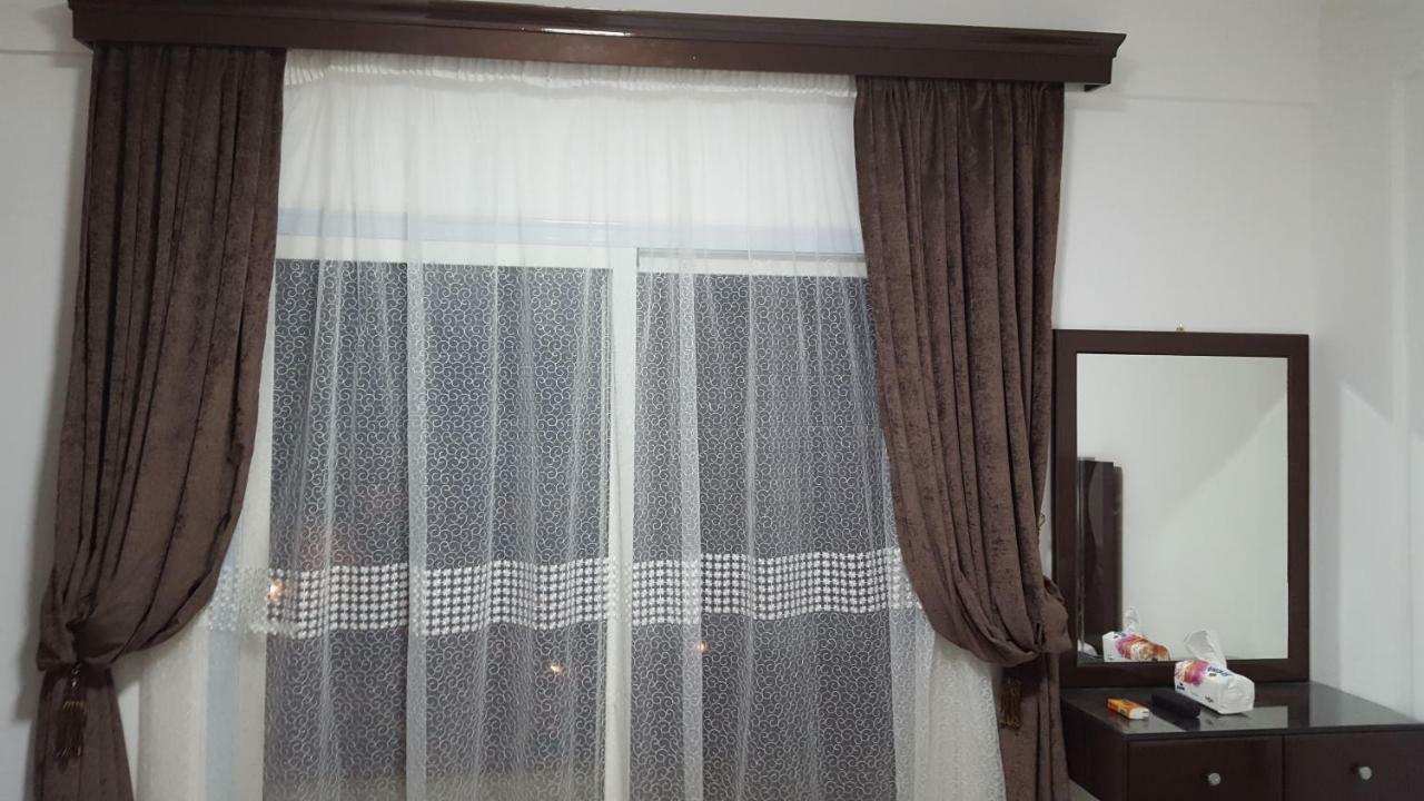 Half Moon - Sunny Apartamento