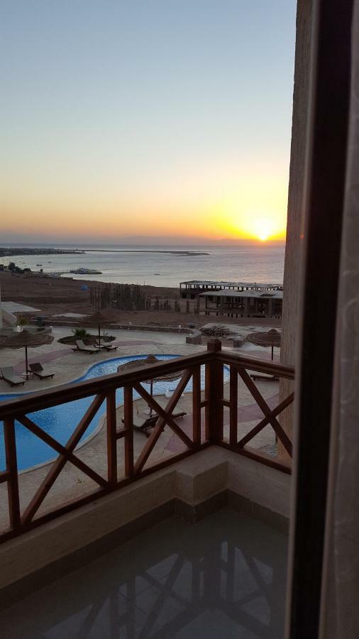Half Moon - Sunny Apartamento