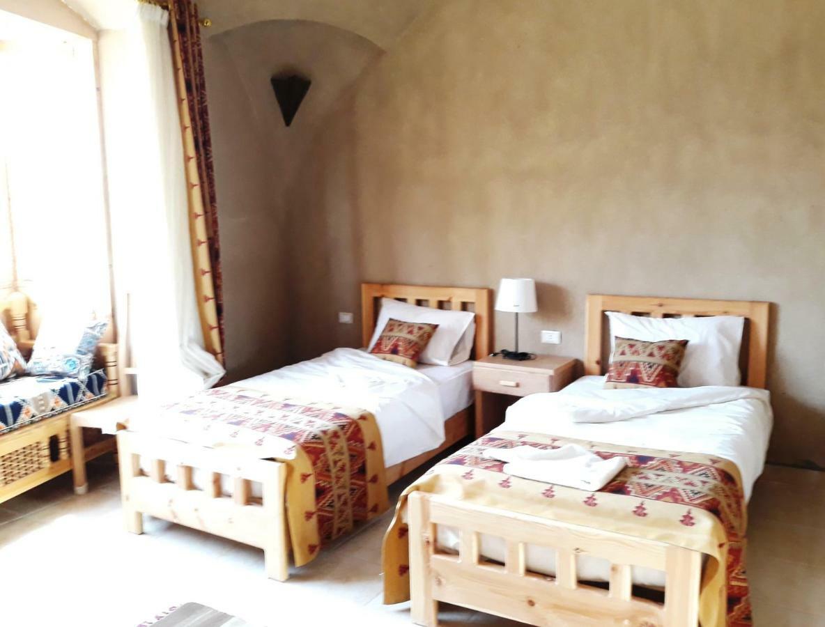 Embrace Otel Luksor