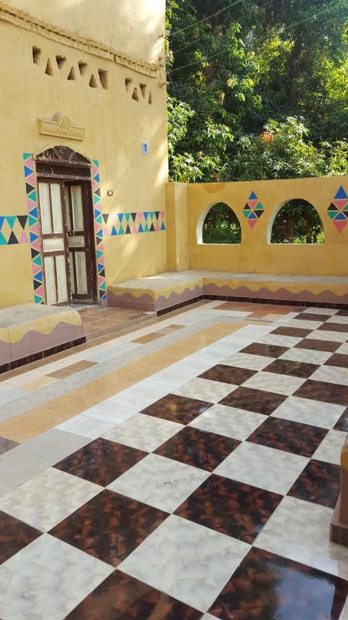 Kindaka Amany * Aswan
