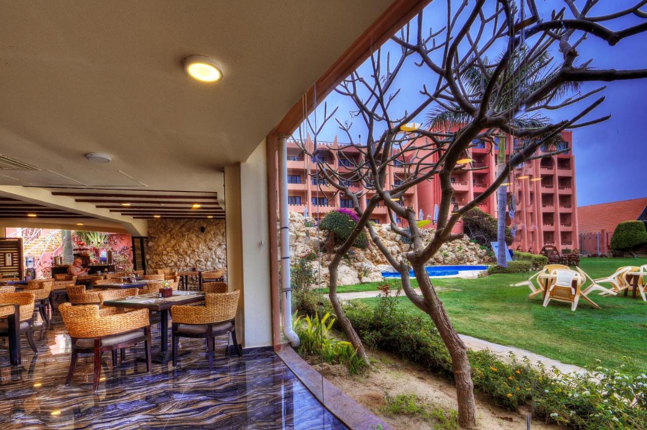 Africana & Resort