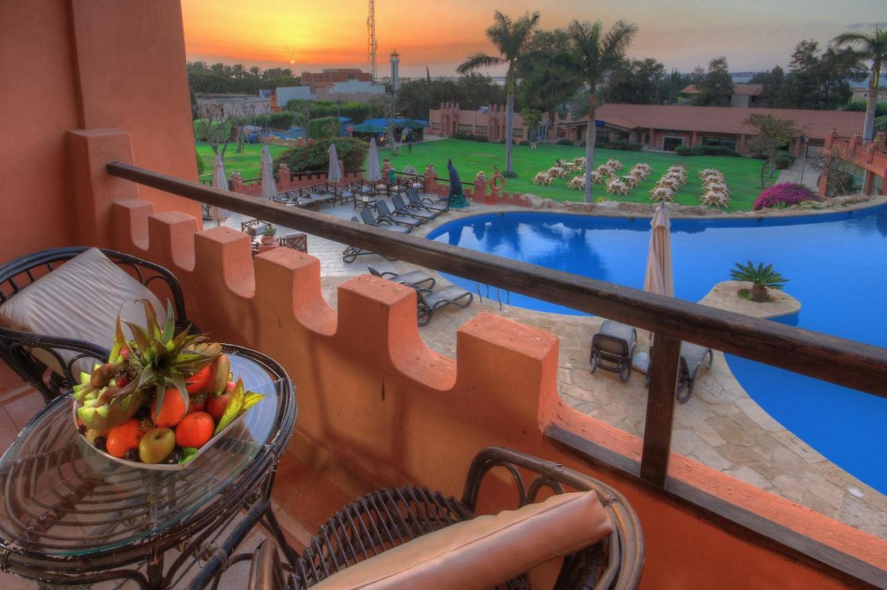 Africana & Resort