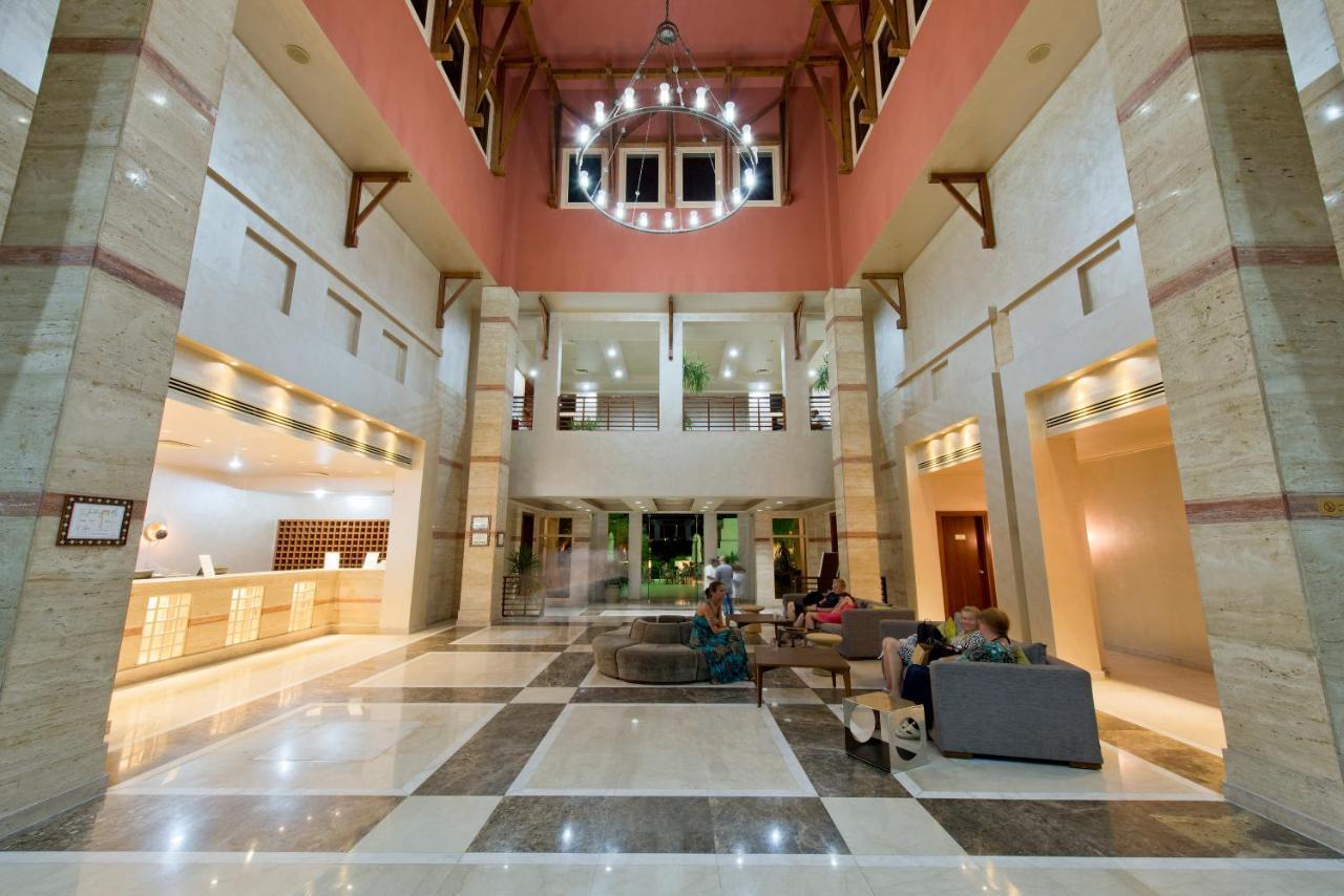 Amphoras Blu Resort