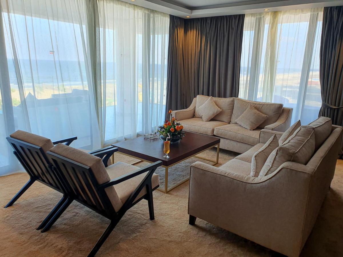 Hotel & 5*