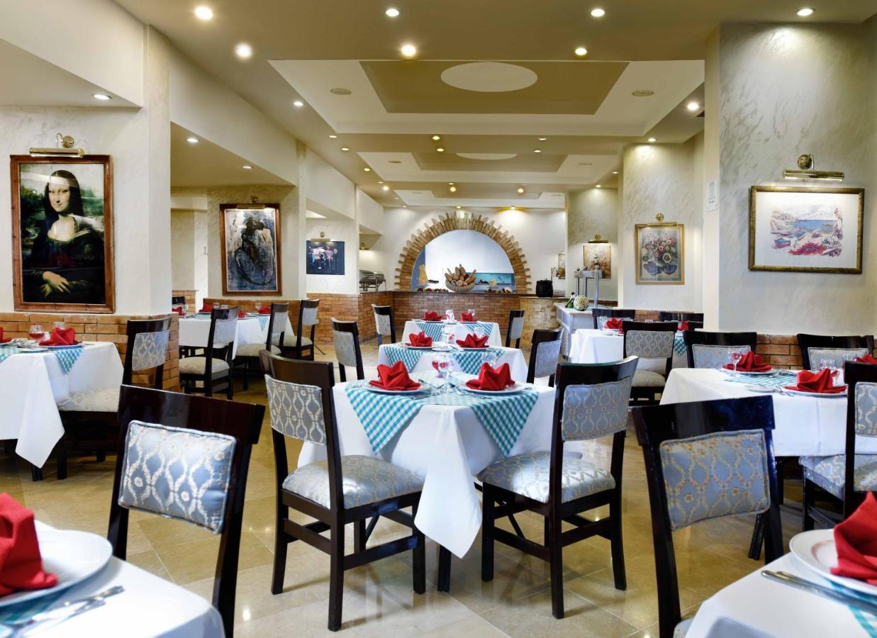 Hotelux Marina 4*