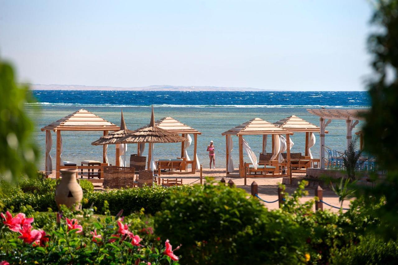 Amwaj Oyoun & Casino Resort 4*