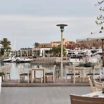 Captain\'S Inn Hotel