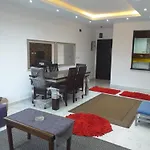 Cozy Apartment In El Rehab