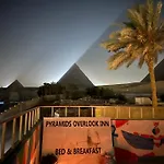 Pyramids Overlook Inn