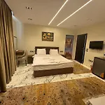 Unique Pyramids Boutique Inn