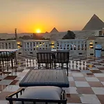 Royal Pyramids Inn