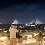 Pyramids And Sphinx Inn