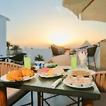 Sphinx Gate Pyramids View Hotel