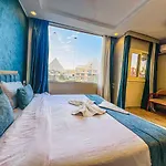 Reds Pyramids View Hotel