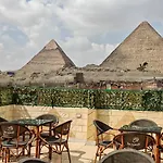 Hur Pyramids Inn