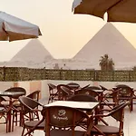 Hur Pyramids Inn