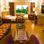 Best Western Solitaire Resort