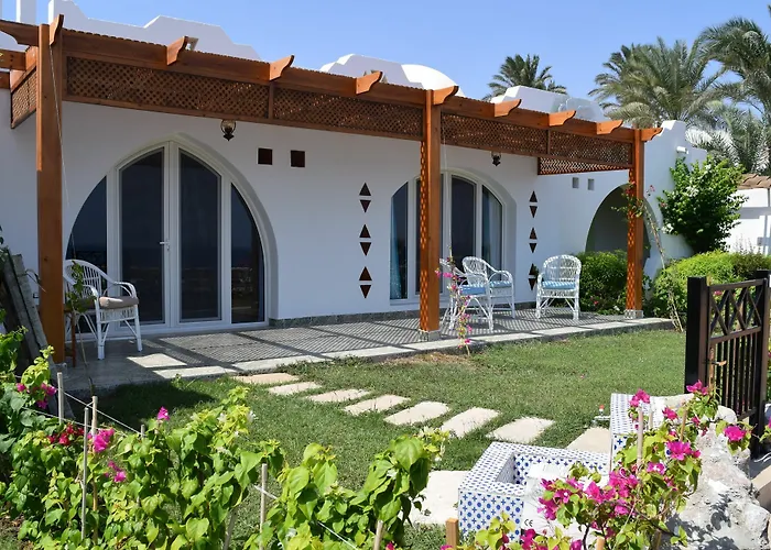 Private Vacation House At Domina Coral Bay