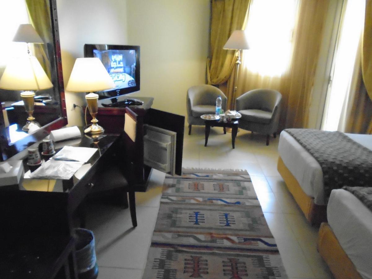 Grand Pyramids Hotel 4*