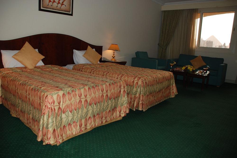 Grand Pyramids Hotel Giza