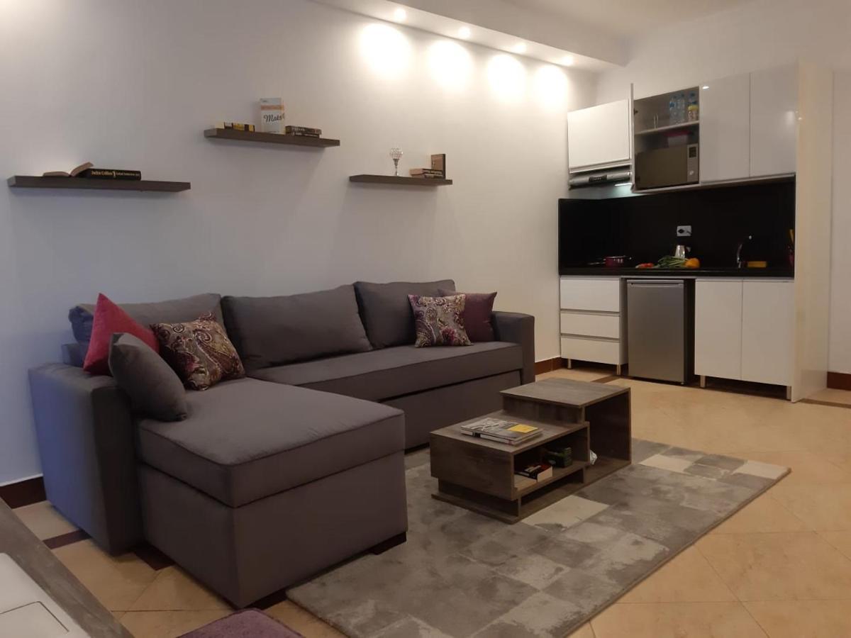 Alia Apartment *