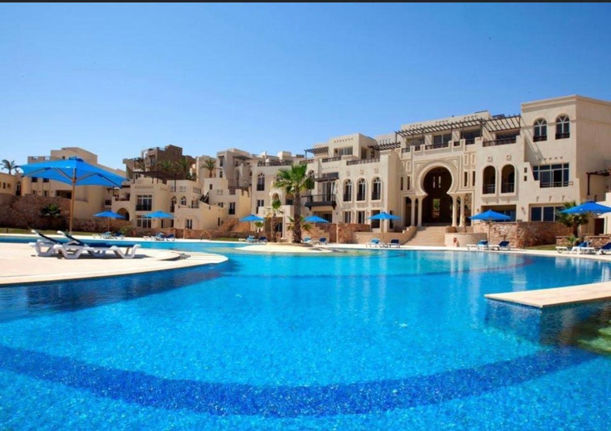 Elegant & Cozy Sea View Studio - Azzurra Apartment Hurghada