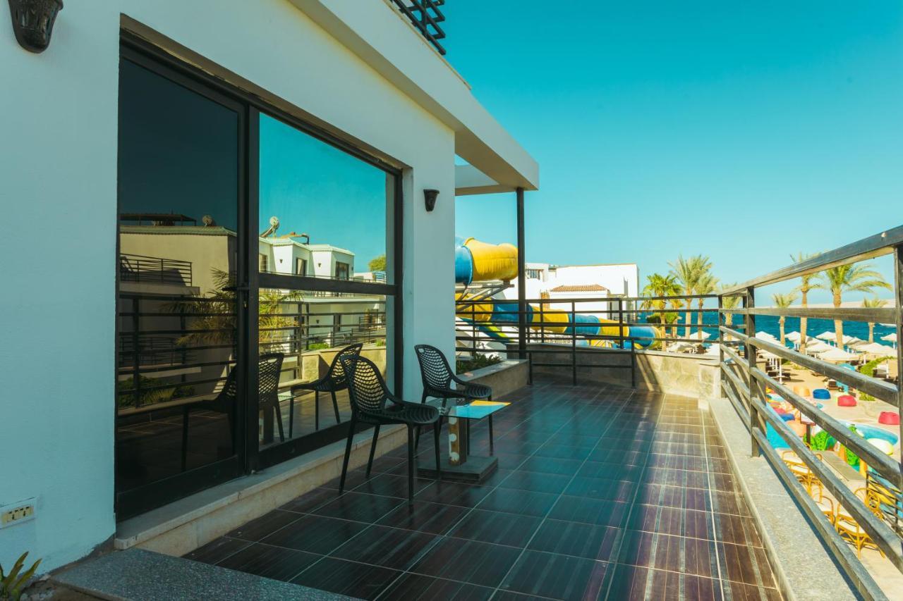 La Rosa Waves - Couple & Families Only Hotel 4*