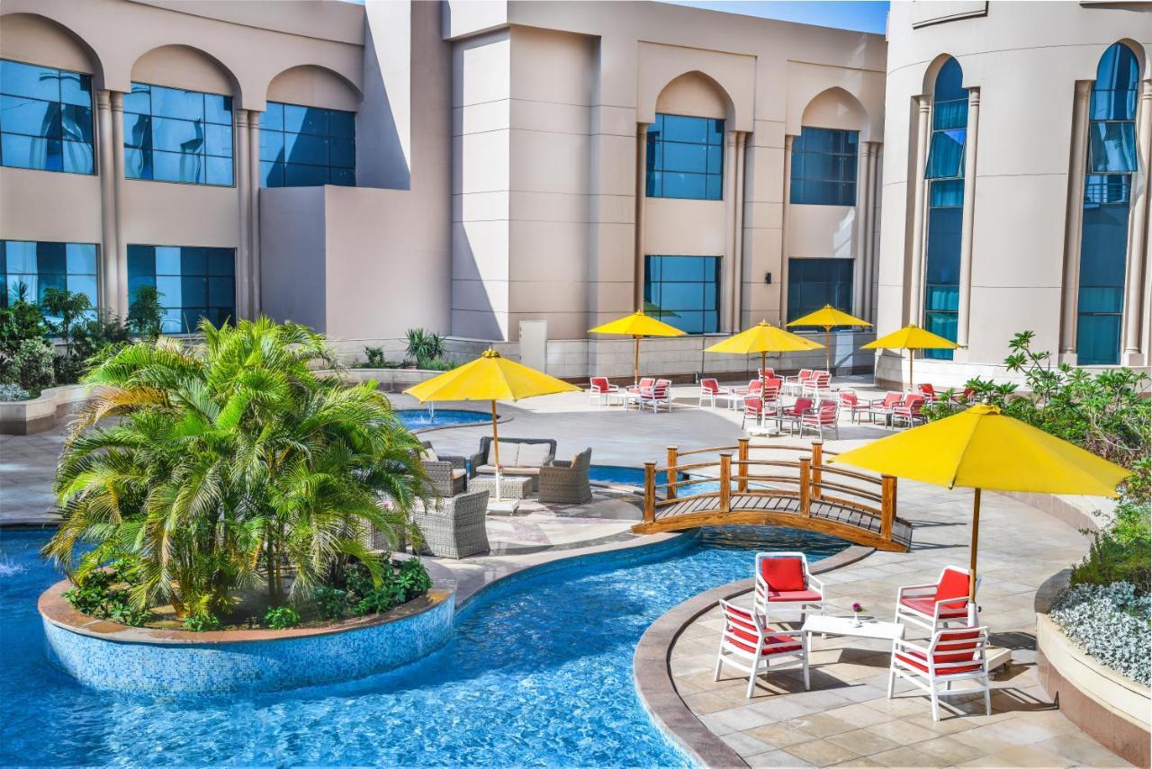 Tolip Golden Plaza Hotel 5*