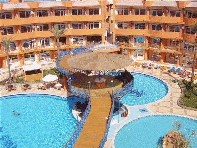 Resort Oasis & *