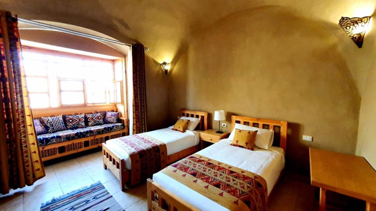 Embrace Hotel 2*