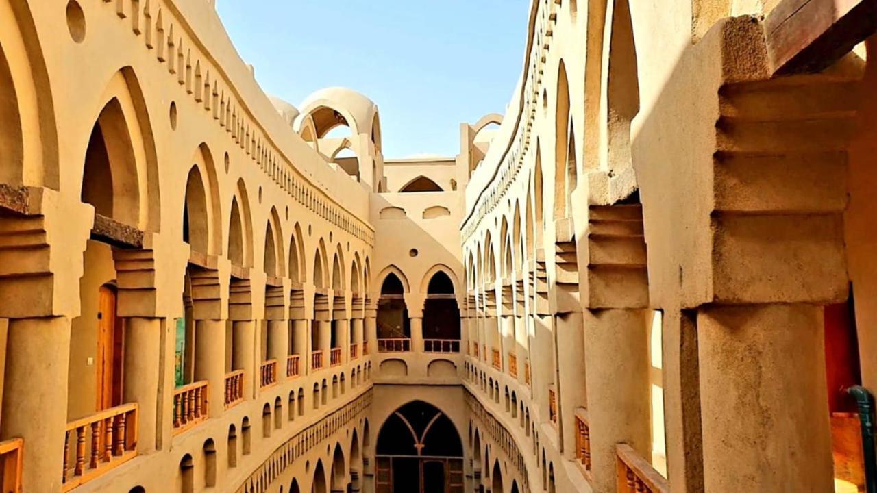 Embrace Hotel Luxor