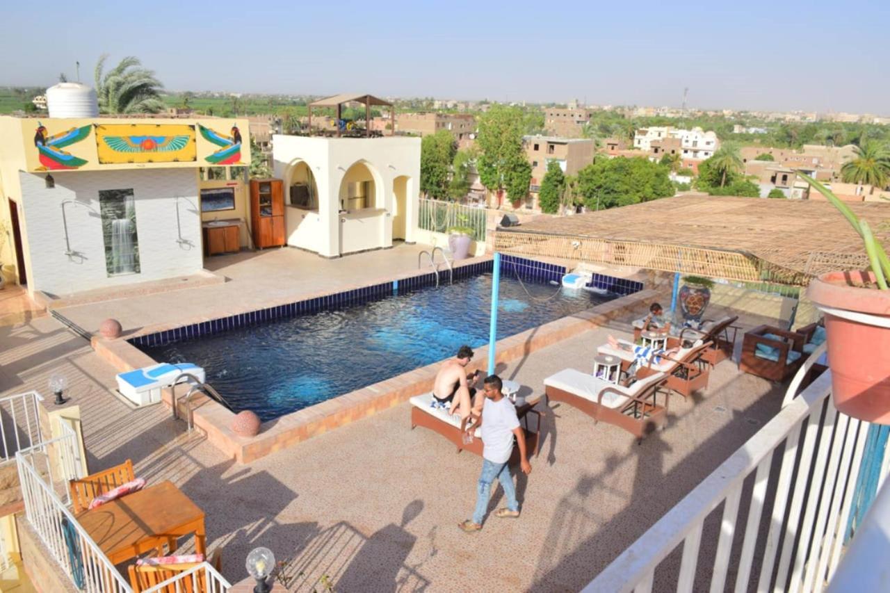 Hotel Thebes
