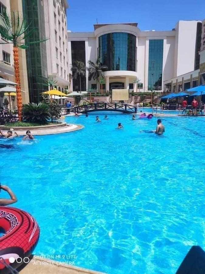Chain Luxe Paradise Hotel 5*
