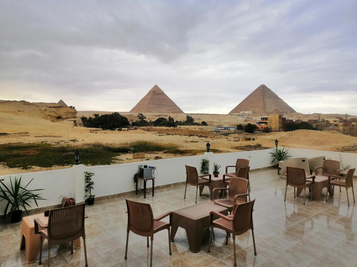 Hotel King Khufu Pyramids View *