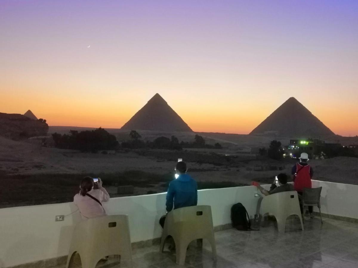 Hotel King Khufu Pyramids View *