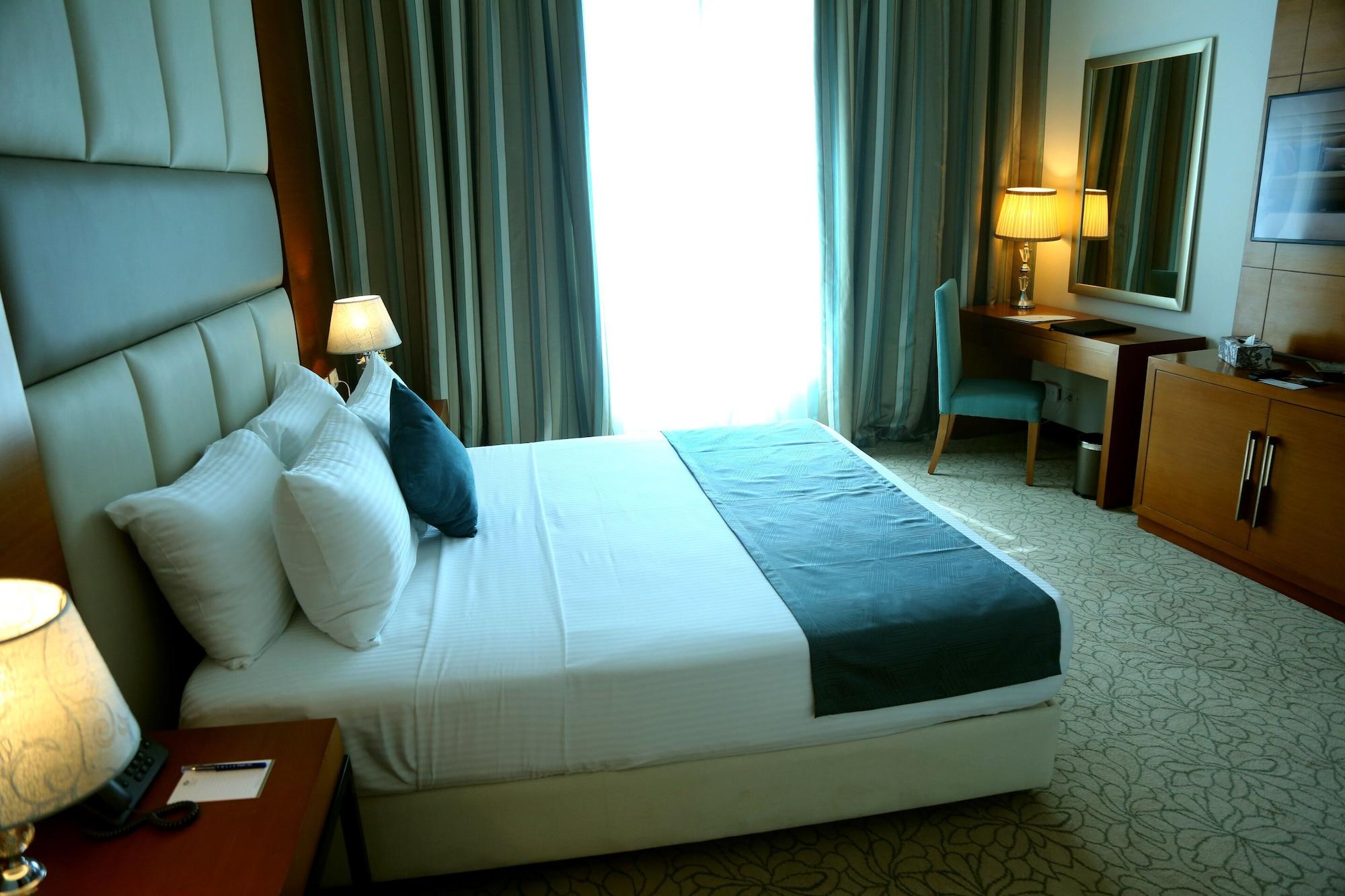Tolip Golden Plaza Hotel