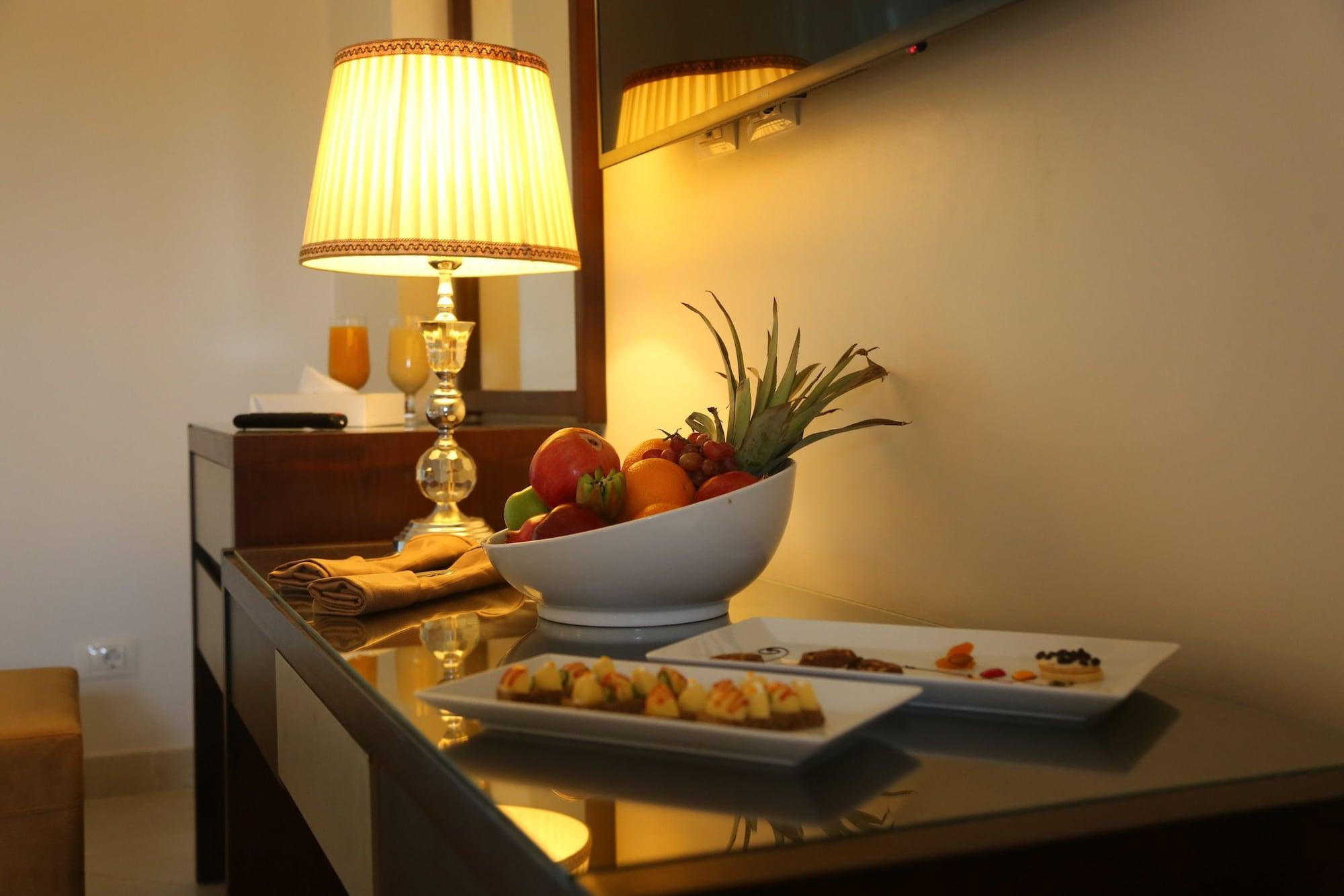 Tolip Golden Plaza 5*