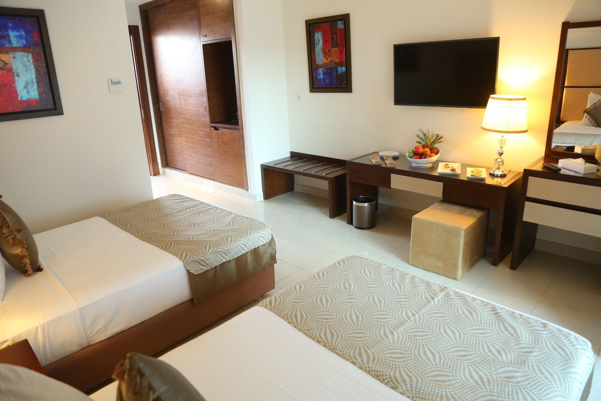 Tolip Golden Plaza Hotel 5*