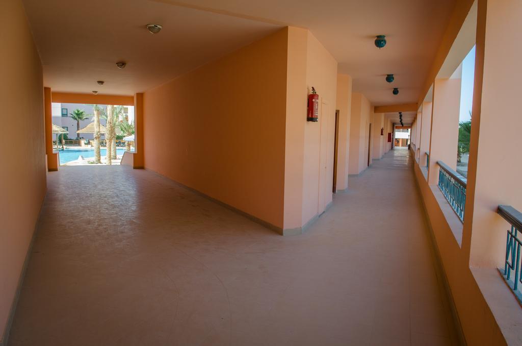 Zahabia & Beach 4*