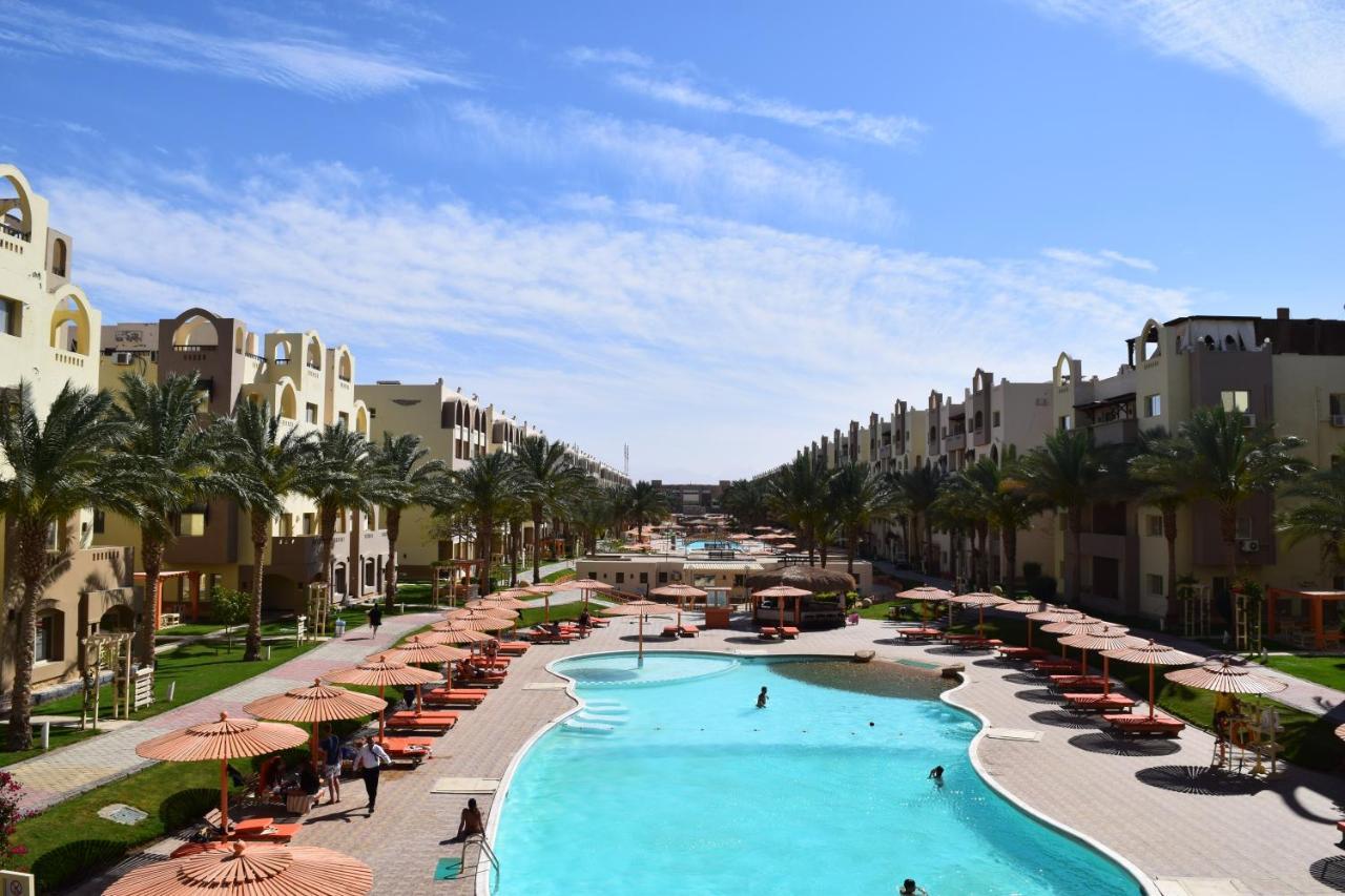 Apartament Comfortable In Karma With Private And Pools Family Only Or Female