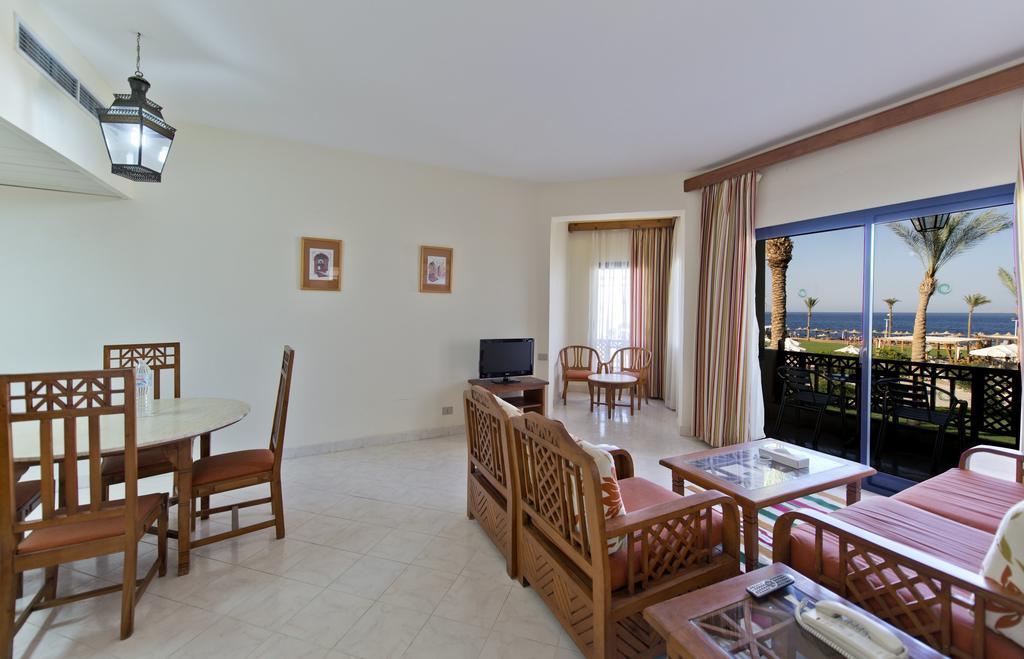 Resort At Shores Amphoras 5*