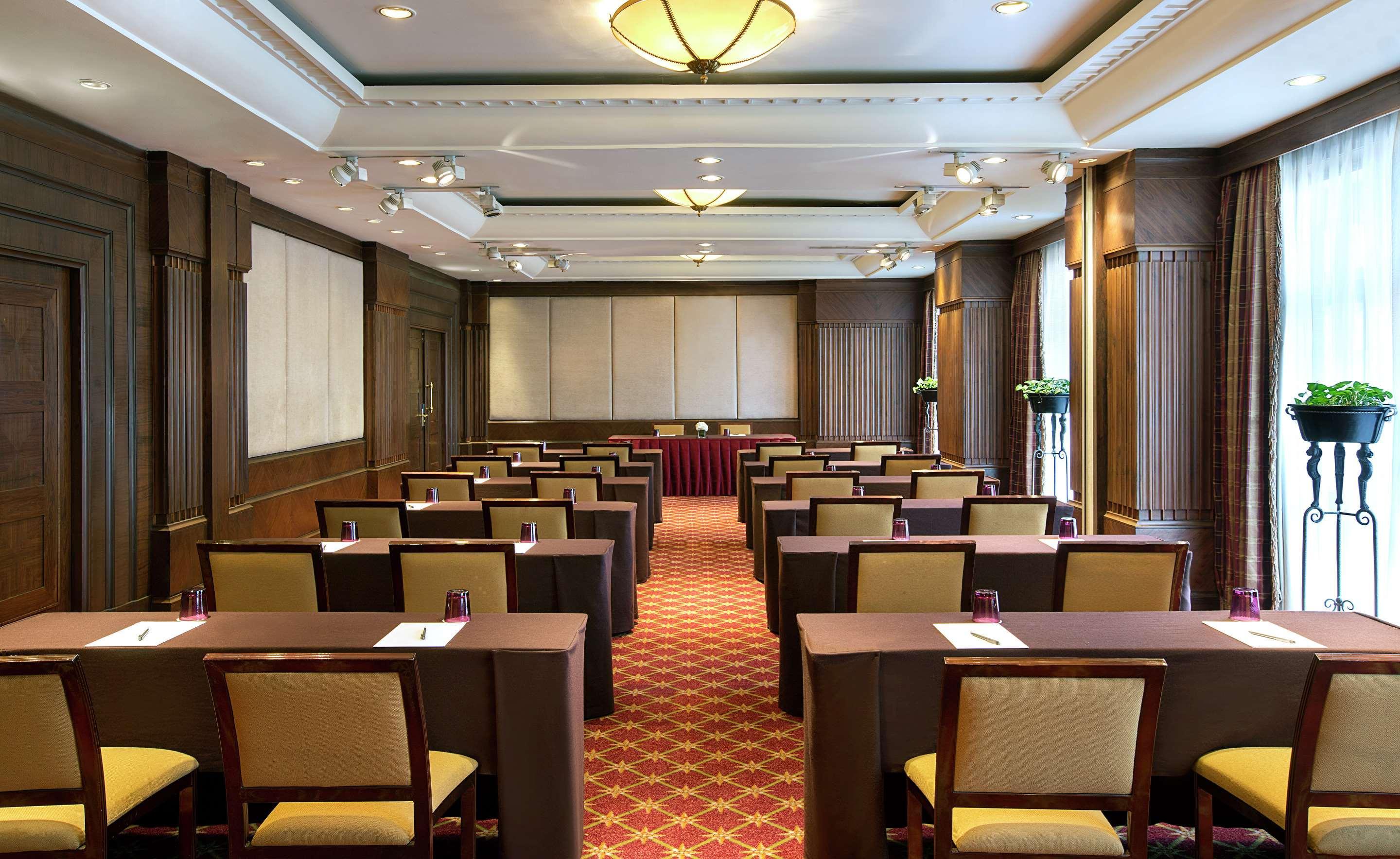 Sofitel Downtown Nile Hotel 5*
