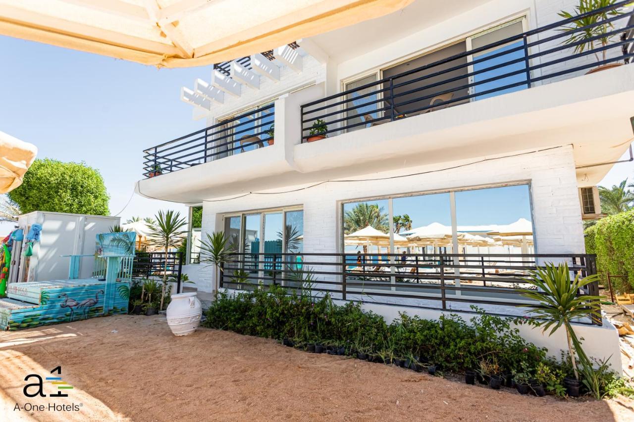 La Rosa Waves - Couple & Families Only Hotel