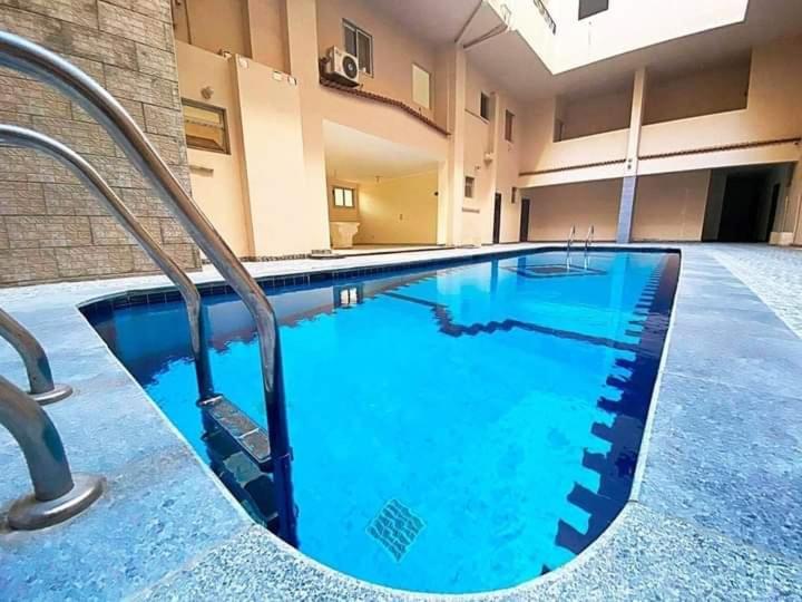 Moon - With Swimming Pool And Bbq Terrace In Center Hrg Apartment