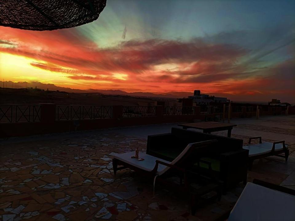 Apartment Moon - With Swimming Pool And Bbq Terrace In Center Hrg