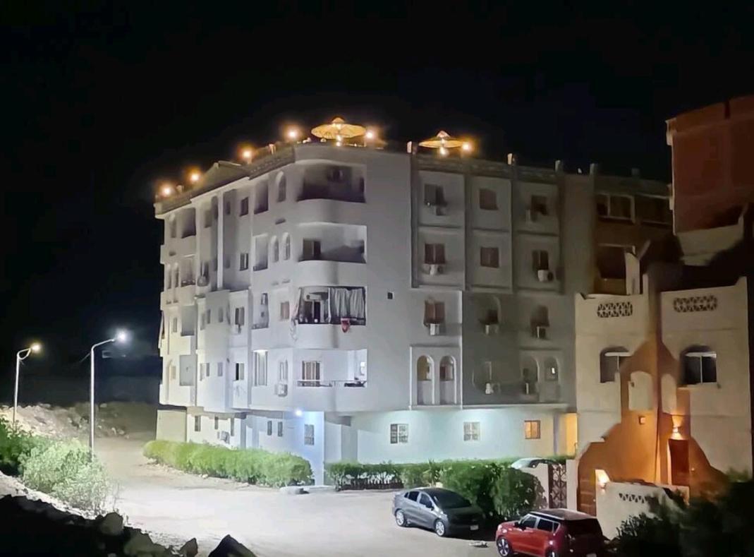 Apartment Moon - With Swimming Pool And Bbq Terrace In Center Hrg *