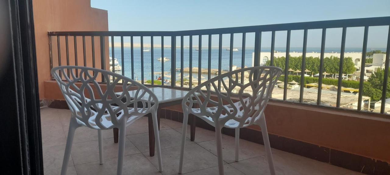 Alia * Hurghada